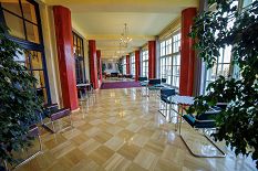 Zwiedzanie  Wnętrza salon pronaszki1.jpg