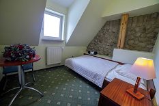 pokoje zamek dolny apartamenty (14).jpg