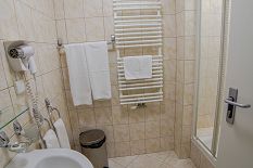 pokoje gajówka (2).jpg