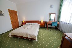 pokoje zamek dolny apartamenty (9).jpg